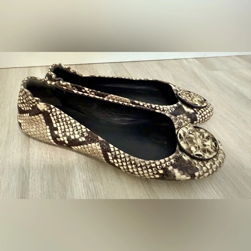 Tory Burch Minnie Travel Ballet Flats Snakeskin Print Logo Detail Women sz 7.5